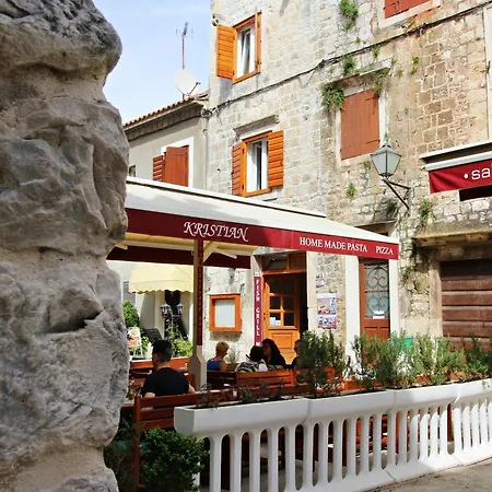 Ivanka Gostinjska kuća 3*